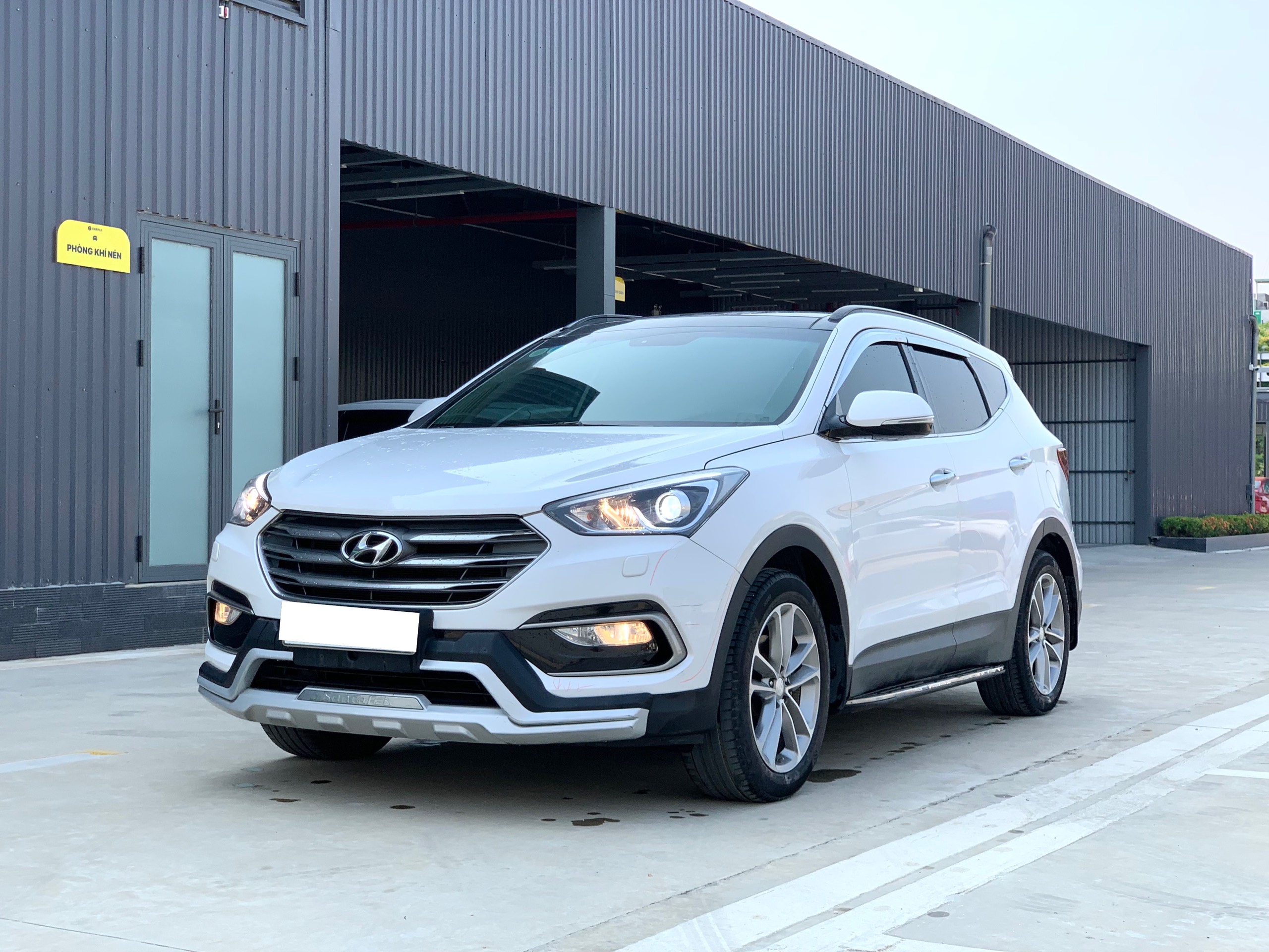 Bán Hyundai Santafe 2017 Máy Xăng 2 Cầu